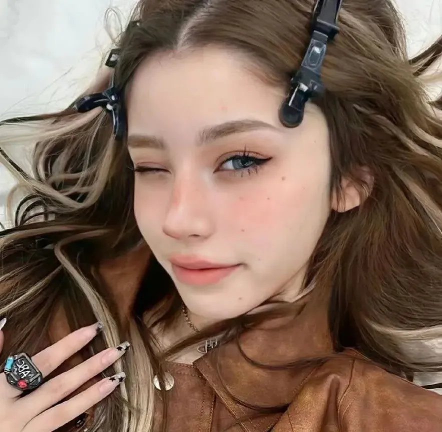 美女与盗贼 封面